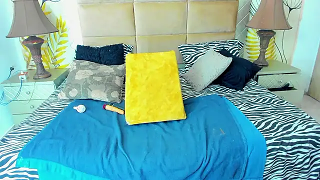 sweet lulu sofia online show from December 14, 2025, 9:42 pm