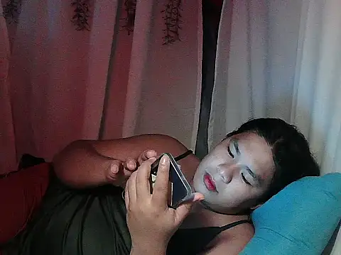 Snapshot of Huntrix2025 chatting on December 22, 2025, 1:33 pm Huntrix2025 online show from December 22, 2025, 1:33 pm