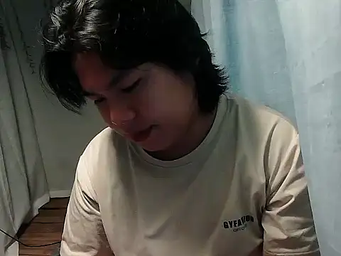 Snapshot of Huntrix2025 chatting on November 20, 2025, 8:42 pm Huntrix2025 online show from November 20, 2025, 8:42 pm