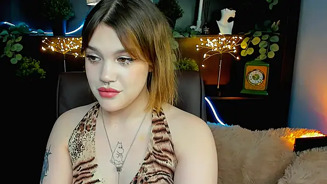 Snapshot of KiraRid chatting on November 1, 2025, 4:56 pm KiraRid online show from November 1, 2025, 4:56 pm