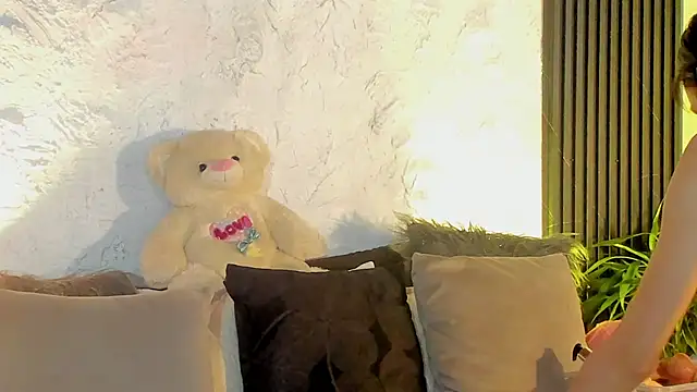 joselin rouse online show from December 15, 2025, 12:11 pm