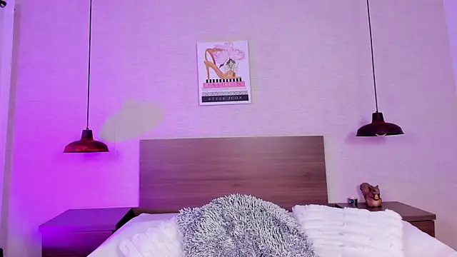 cloehill  online show from October 22, 2025, 11:42 am