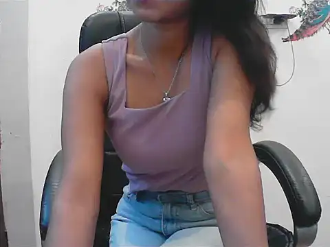 short girl  online show from July 5, 2026, 8:10 am