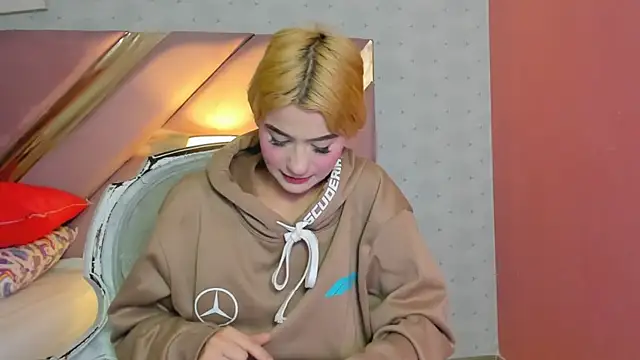 ChloeLaurentt online show from January 10, 2026, 1:28 pm