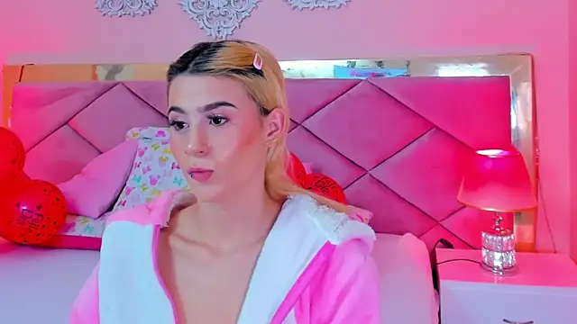 ChloeLaurentt online show from March 4, 2026, 11:45 pm