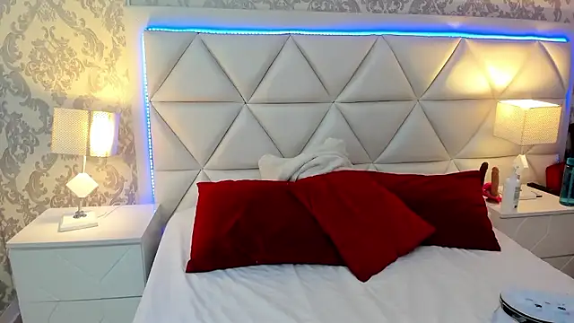 LaylaaDoll online show from January 13, 2026, 7:18 pm