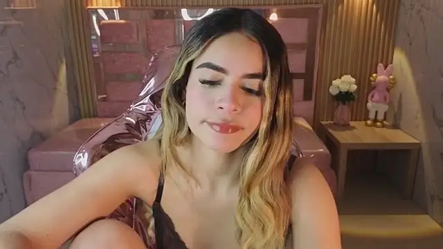 lilith4 s online show from February 27, 2026, 8:19 pm