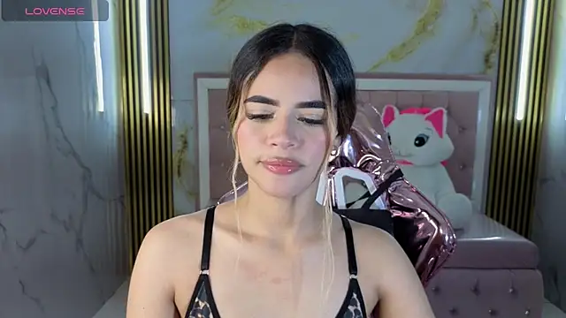 lilith4 s online show from May 15, 2026, 8:18 pm
