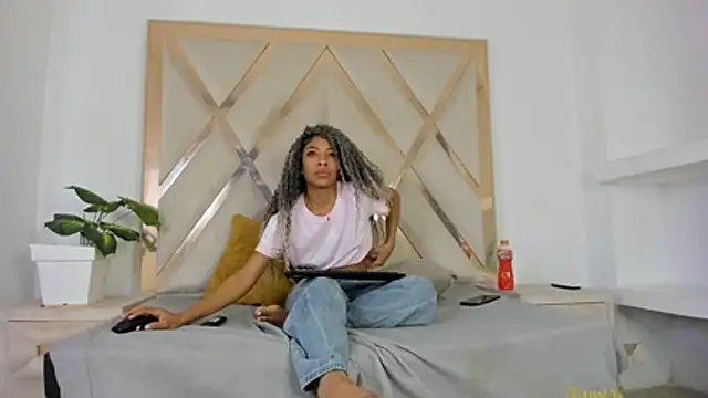 angelkyraasm online show from December 14, 2025, 12:55 pm