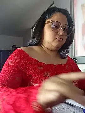 Chiki hot92 online show from November 4, 2025, 7:39 pm