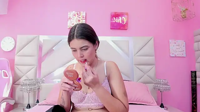 isabel 09 online show from June 12, 2026, 3:32 pm
