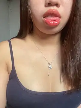 Snapshot of Rose-babyx chatting on April 14, 2026, 2:27 am Rose-babyx online show from April 14, 2026, 2:27 am