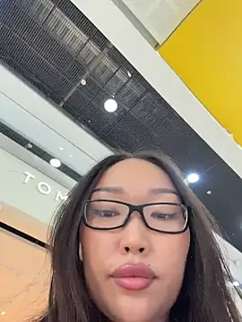 AdriaNochi online show from June 29, 2026, 1:11 pm