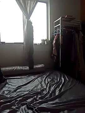 estradiolist online show from April 21, 2026, 2:25 am