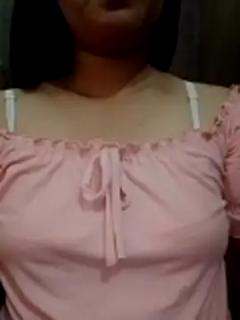 sweet bella16 online show from October 14, 2025, 7:31 am