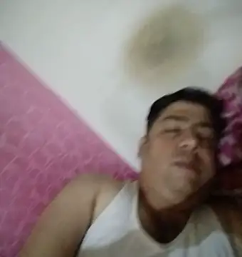 Snapshot of Love40777 chatting on March 27, 2026, 8:21 pm Love40777 online show from March 27, 2026, 8:21 pm