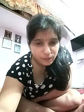 aliya-jaan71 online show from April 30, 2026, 8:57 pm