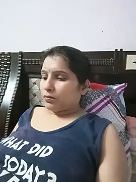aliya-jaan71 online show from August 3, 2026, 5:19 pm