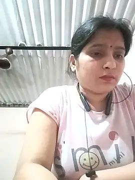 aliya-jaan71 online show from April 26, 2026, 8:28 pm