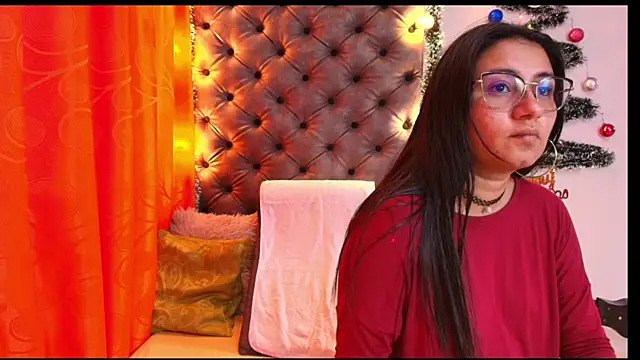 Luna021 1 online show from December 17, 2025, 7:52 pm