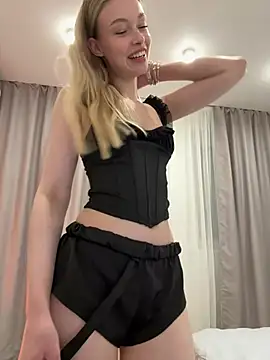 FriendlyFire 18 online show from April 16, 2026, 9:39 pm