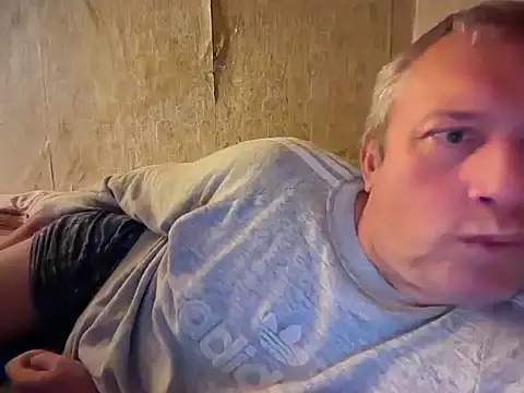 Snapshot of evulis1 chatting on October 13, 2025, 7:59 pm evulis1 online show from October 13, 2025, 7:59 pm