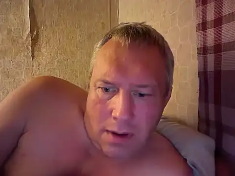 Snapshot of evulis1 chatting on September 17, 2025, 9:50 pm evulis1 online show from September 17, 2025, 9:50 pm