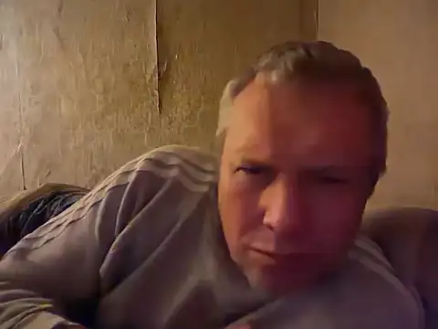 Snapshot of evulis1 chatting on October 10, 2025, 10:10 pm evulis1 online show from October 10, 2025, 10:10 pm