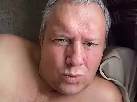 Snapshot of evulis1 chatting on September 17, 2025, 8:27 am evulis1 online show from September 17, 2025, 8:27 am