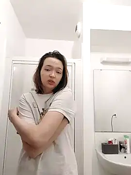 Snapshot of MaitresseMermaid chatting on May 9, 2026, 7:01 am MaitresseMermaid online show from May 9, 2026, 7:01 am