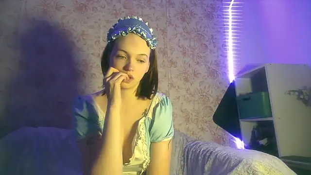 Snapshot of MaitresseMermaid chatting on April 4, 2026, 9:54 pm MaitresseMermaid online show from April 4, 2026, 9:54 pm