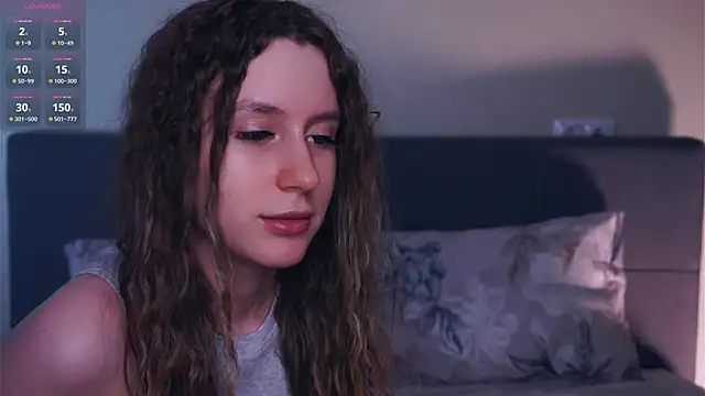 GabrielleLynchard online show from April 7, 2026, 11:06 pm