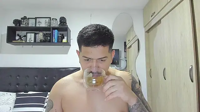 Snapshot of Arnolwilliams chatting on November 3, 2025, 6:40 am Arnolwilliams online show from November 3, 2025, 6:40 am