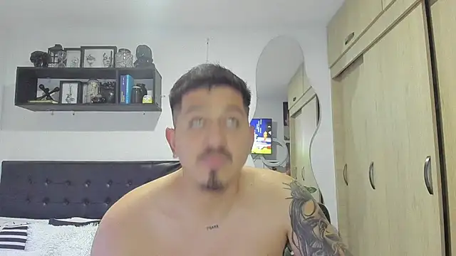 Snapshot of Arnolwilliams chatting on November 1, 2025, 2:18 am Arnolwilliams online show from November 1, 2025, 2:18 am