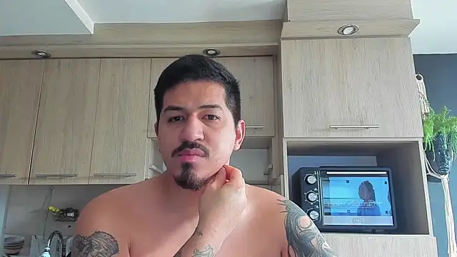 Snapshot of Arnolwilliams chatting on October 26, 2025, 8:53 pm Arnolwilliams online show from October 26, 2025, 8:53 pm