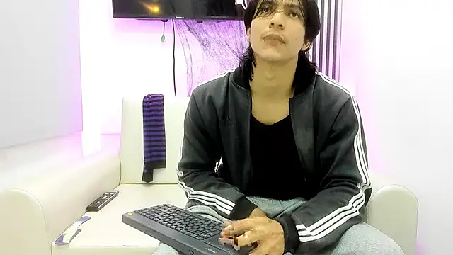 toji luxxer online show from October 28, 2025, 9:03 pm