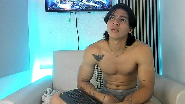 Snapshot of toji_luxxer chatting on October 10, 2025, 3:07 am toji luxxer online show from October 10, 2025, 3:07 am