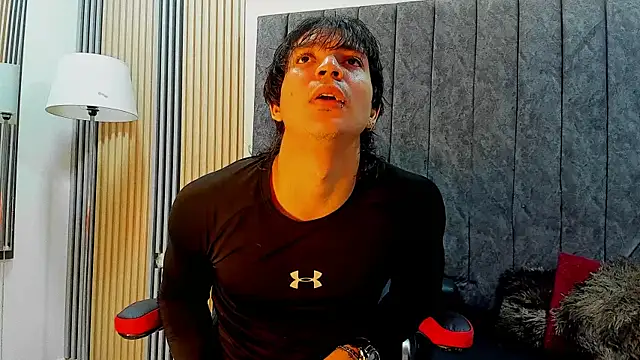 toji luxxer online show from December 18, 2025, 9:07 pm