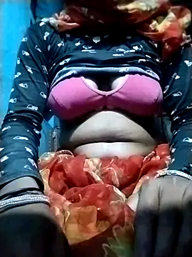 Hotwera97444 online show from April 21, 2026, 9:32 pm