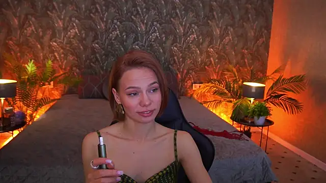 ShyySiren online show from June 1, 2026, 7:08 am