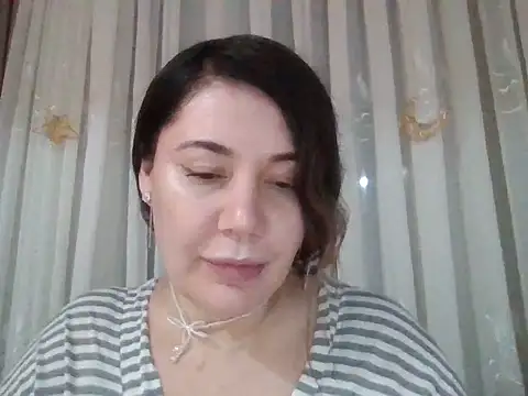 Snapshot of Lomivah chatting on February 7, 2026, 4:26 pm Lomivah online show from February 7, 2026, 4:26 pm