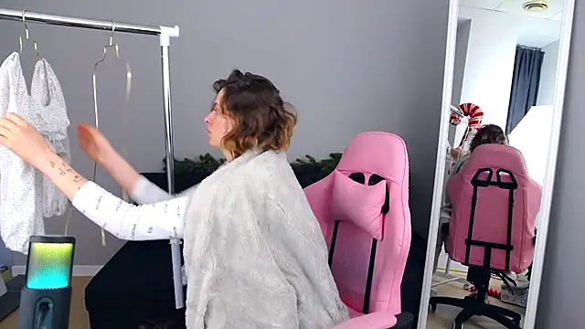 SabrinaRayX online show from December 14, 2025, 8:09 am