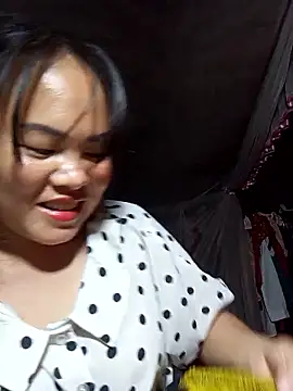 emilyzz online show from January 13, 2026, 1:37 pm