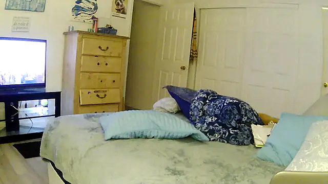 Ariasweetaspie online show from November 12, 2025, 7:23 am