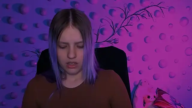 kaela spell  online show from April 29, 2026, 2:27 am
