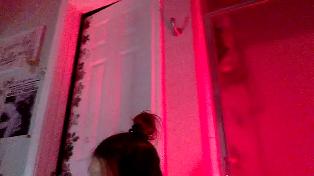 Snapshot of Texxaspearl chatting on January 7, 2026, 7:57 am Texxaspearl online show from January 7, 2026, 7:57 am