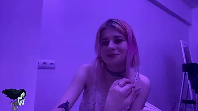 PinkVampire online show from October 31, 2025, 7:21 pm