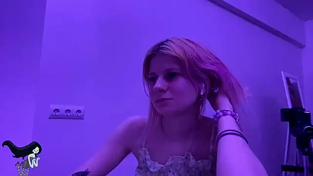 PinkVampire online show from October 30, 2025, 9:44 pm