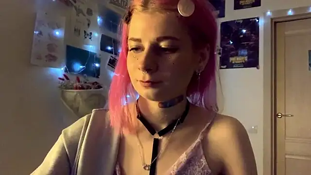 PinkVampire online show from September 17, 2025, 4:20 pm