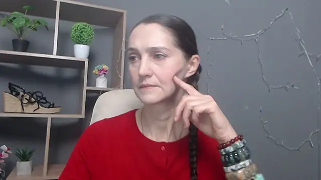 TayaFinch online show from November 26, 2025, 1:33 pm